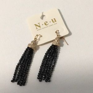🌟🌟 1 pair left!  Earrings glass bead tassel NWT